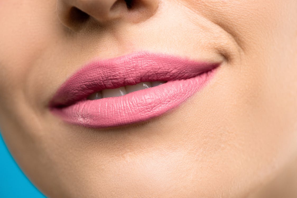 Lip Makeup Essentials: How to Get the Perfect Pout