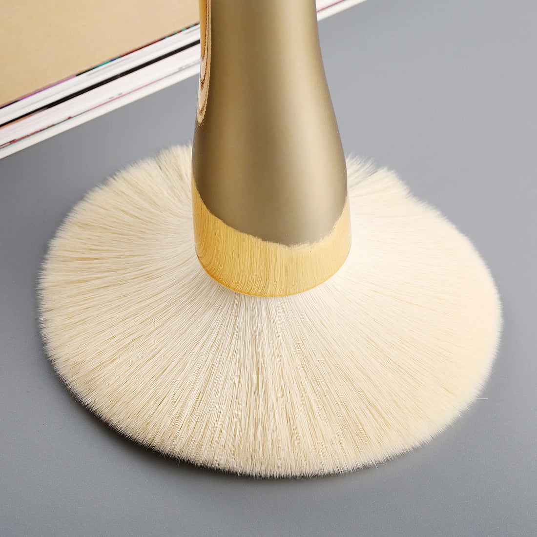 Nova Glam Essentials Large Powder Brush – Soft Nylon Bristles for Setting & Blending