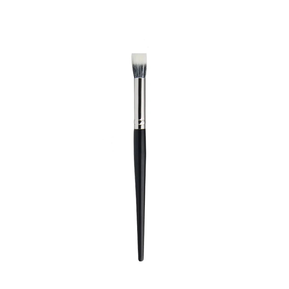 Natural Goat Hair Bristles – Soft, Streak-Free Makeup Blending