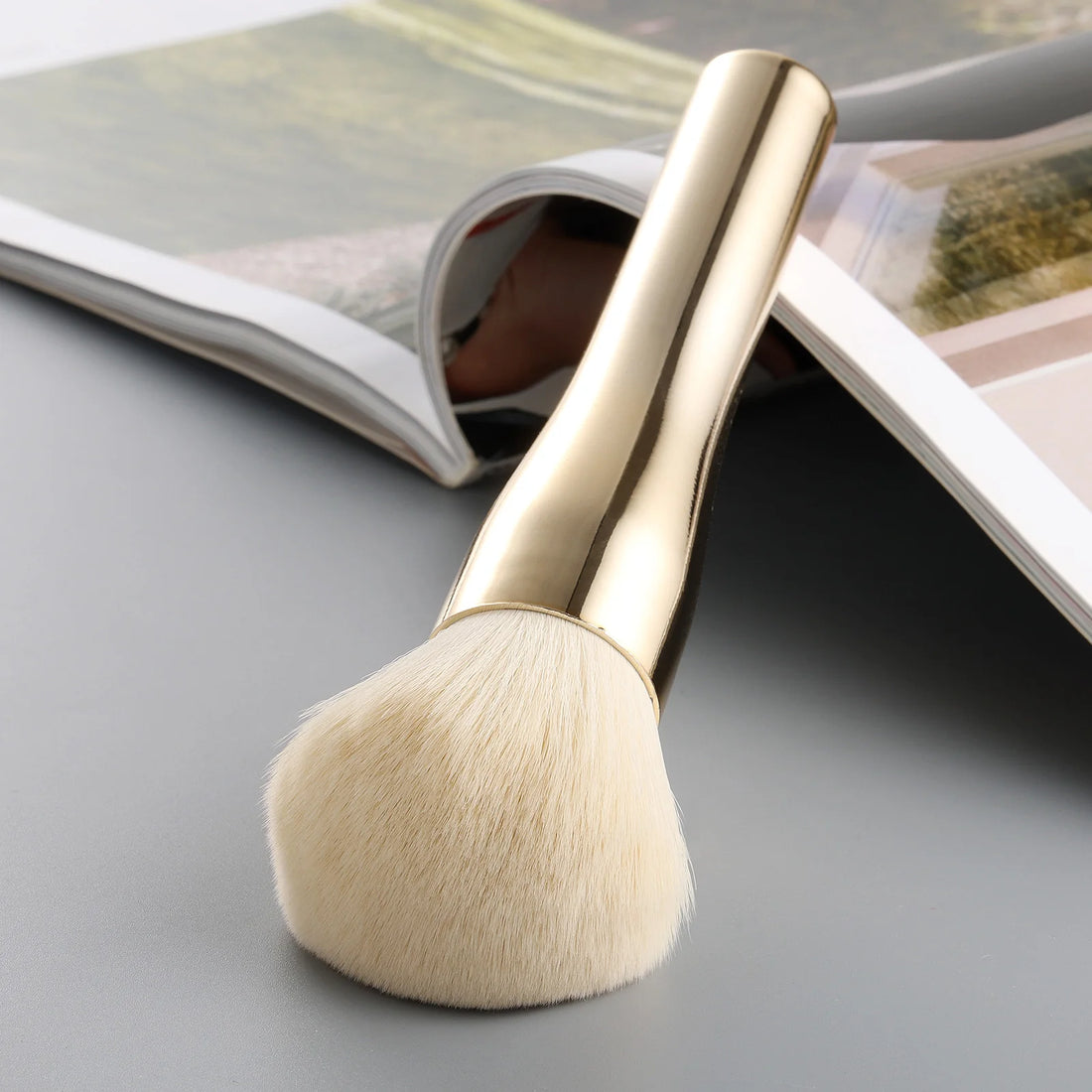 Nova Glam Essentials Large Powder Brush – Soft Nylon Bristles for Setting & Blending