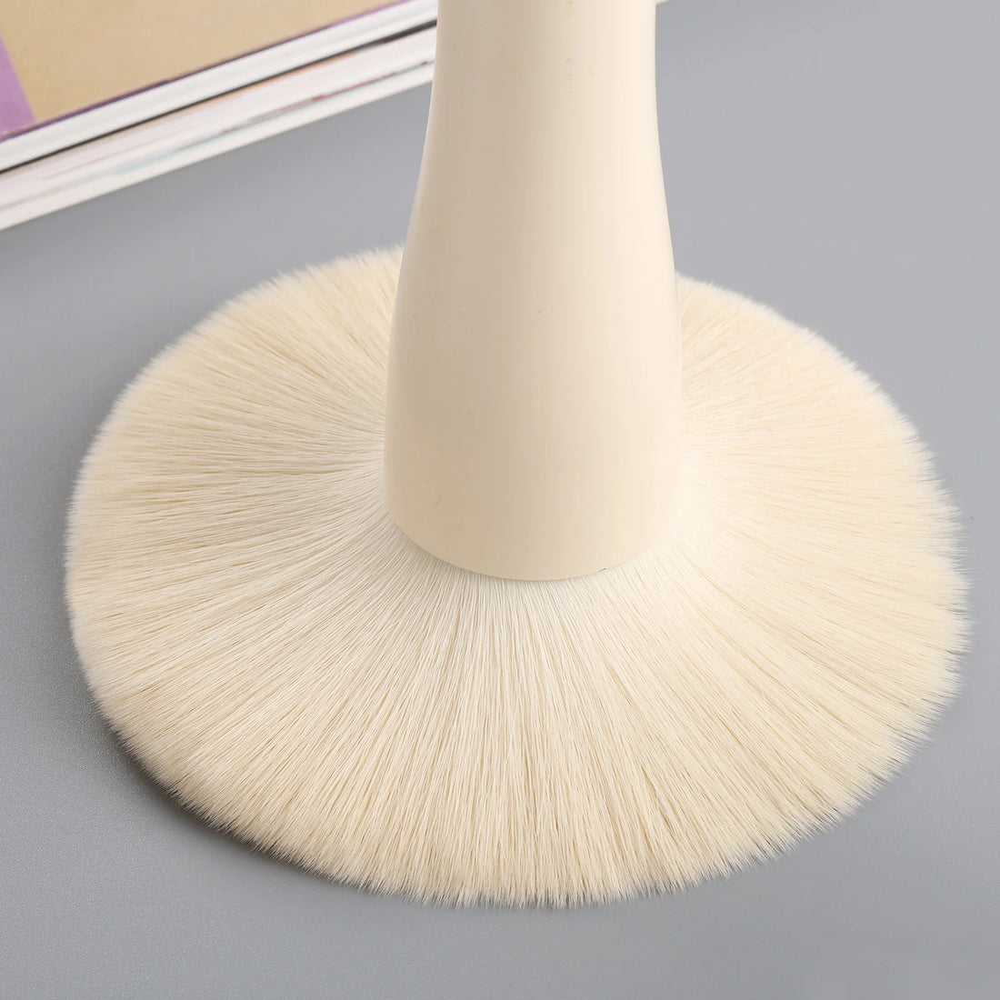 Nova Glam Essentials Large Powder Brush – Soft Nylon Bristles for Setting & Blending