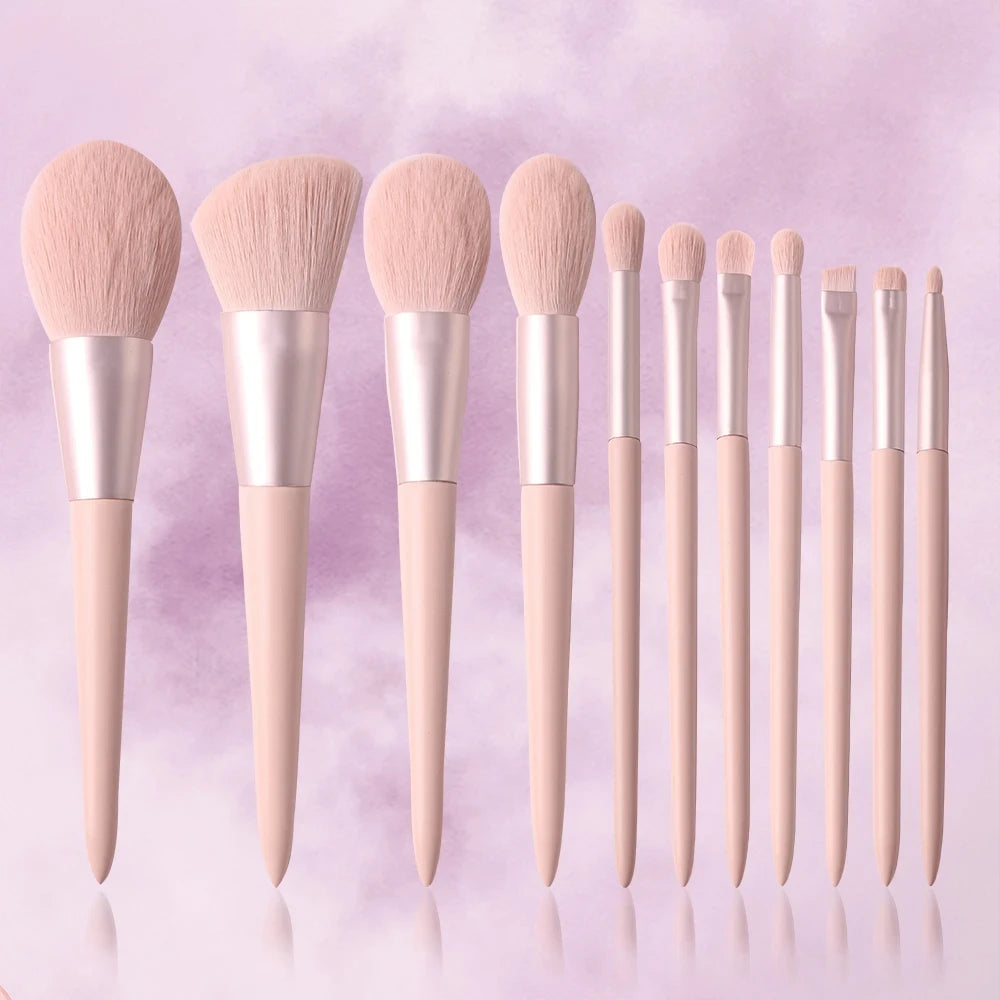 Hypoallergenic Synthetic Bristles – Gentle Blending for Sensitive Skin
