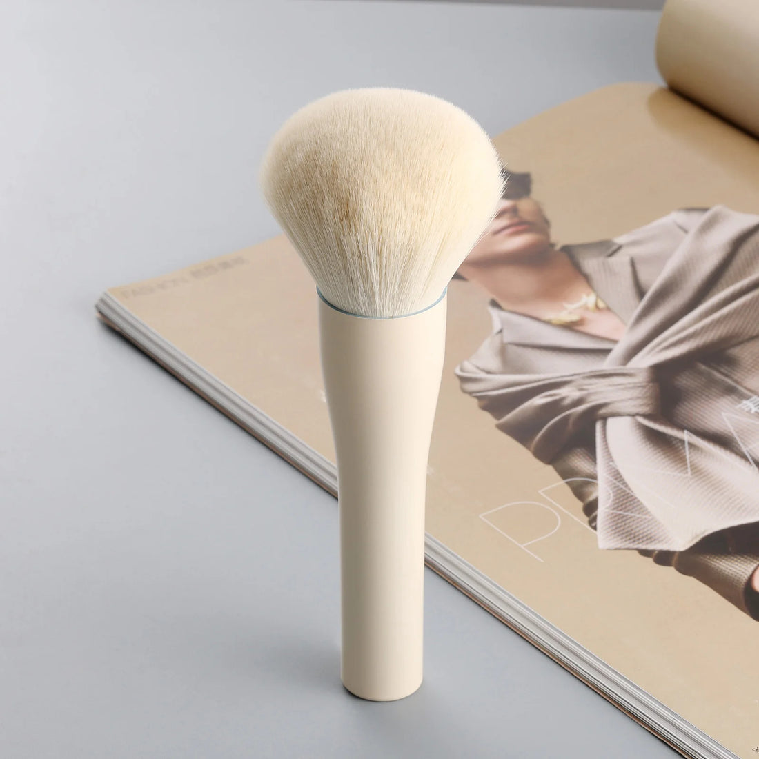 Nova Glam Essentials Large Powder Brush – Soft Nylon Bristles for Setting & Blending