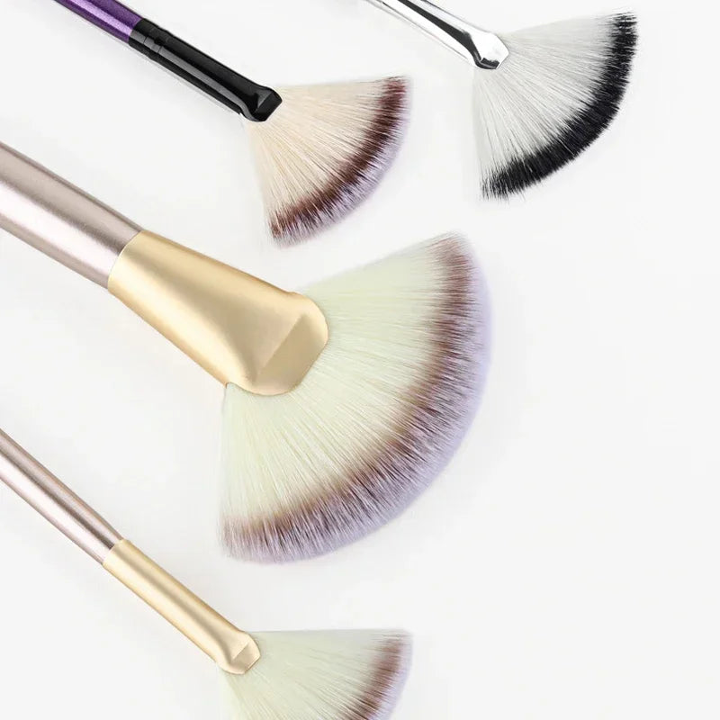 Nova Glam Essentials Fan Blush Brush – Korean-Inspired Wool Bristles for Even Application