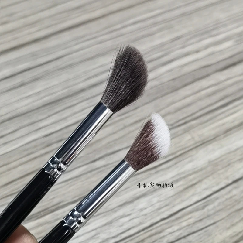 Nova Glam Essentials Angled Highlighter Brush – Goat Hair & Synthetic Bristles for Targeted Glow