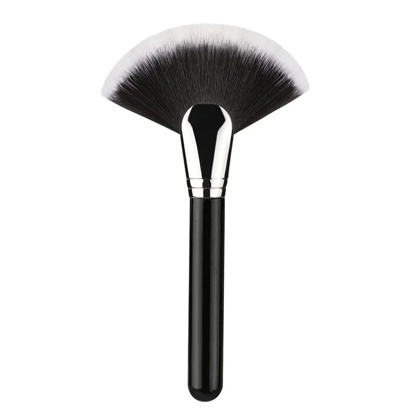 Nova Glam Essentials Fan Blush Brush – Korean-Inspired Wool Bristles for Even Application