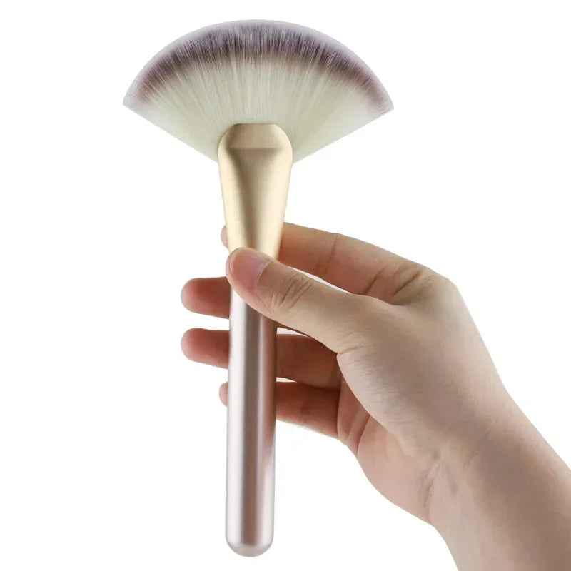 Nova Glam Essentials Fan Blush Brush – Korean-Inspired Wool Bristles for Even Application