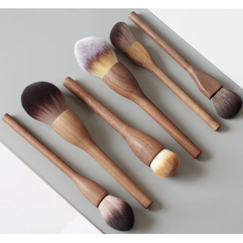 Nova Glam Essentials Retro Walnut Powder Brush – Large Soft Bristles for Powder & Blush