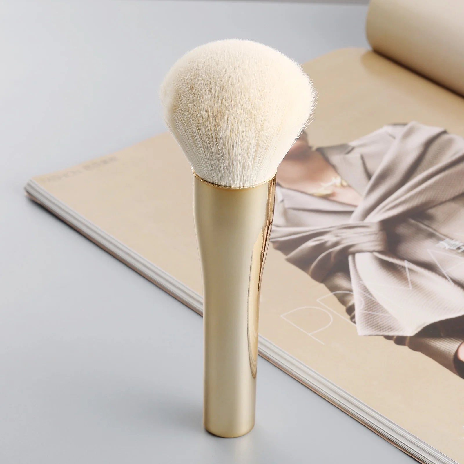 Nova Glam Essentials Large Powder Brush – Soft Nylon Bristles for Setting & Blending
