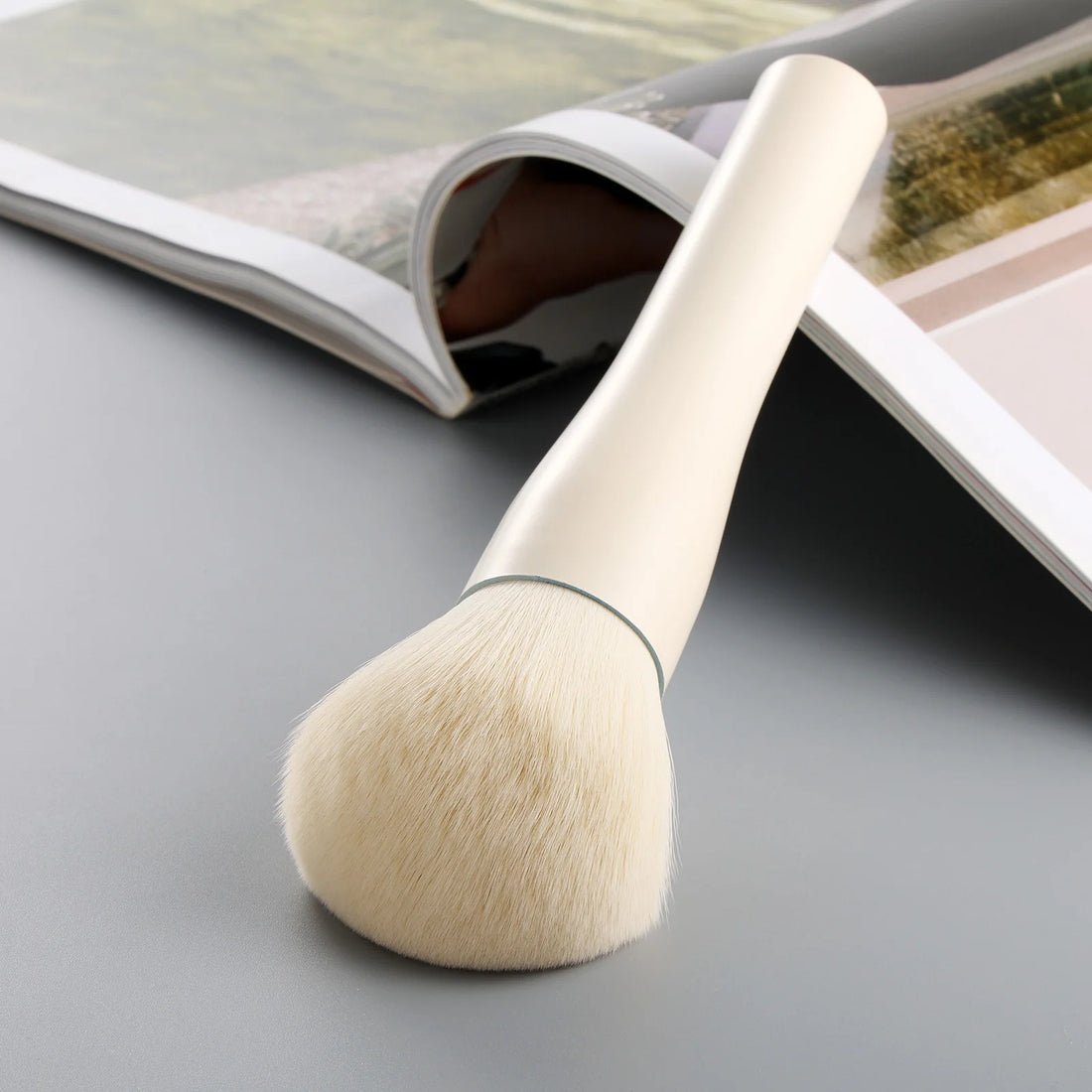 Nova Glam Essentials Large Powder Brush – Soft Nylon Bristles for Setting & Blending