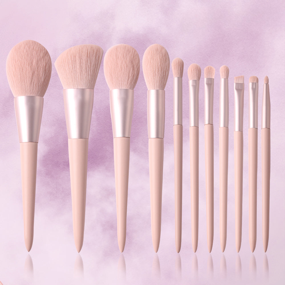 Hypoallergenic Synthetic Bristles – Gentle Blending for Sensitive Skin
