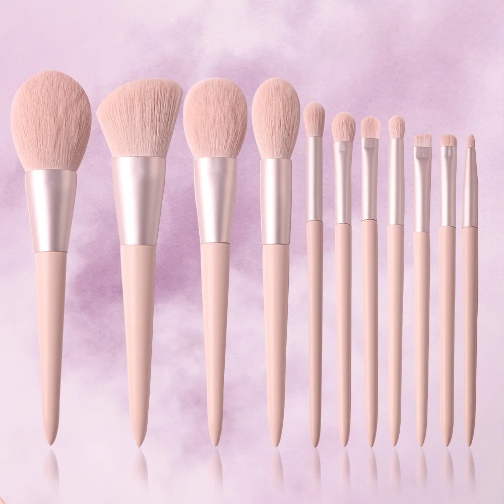 Hypoallergenic Synthetic Bristles – Gentle Blending for Sensitive Skin