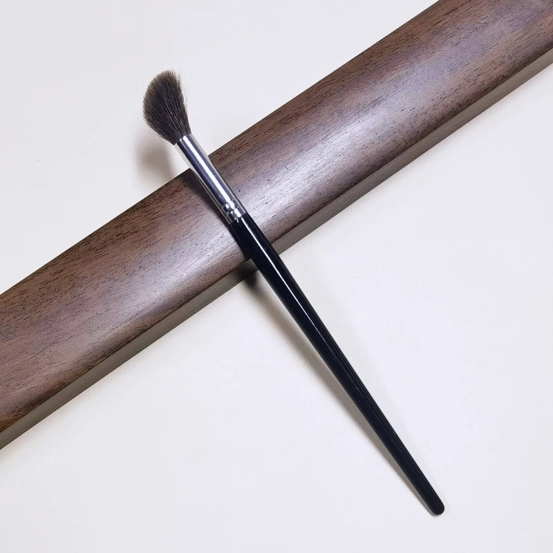 Nova Glam Essentials Angled Highlighter Brush – Goat Hair & Synthetic Bristles for Targeted Glow