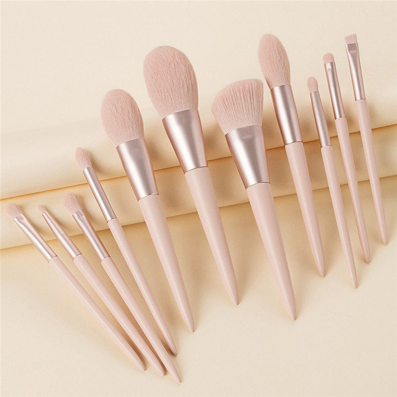 Hypoallergenic Synthetic Bristles – Gentle Blending for Sensitive Skin