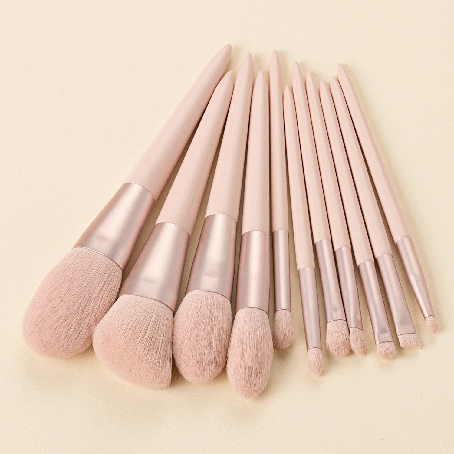 Hypoallergenic Synthetic Bristles – Gentle Blending for Sensitive Skin