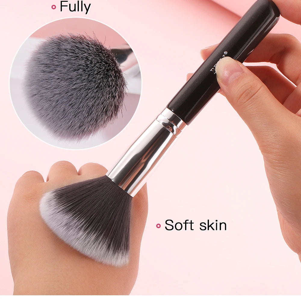 Ultra-Soft Goat Hair Makeup Brushes – Hypoallergenic & Sensitive Skin Friendly”