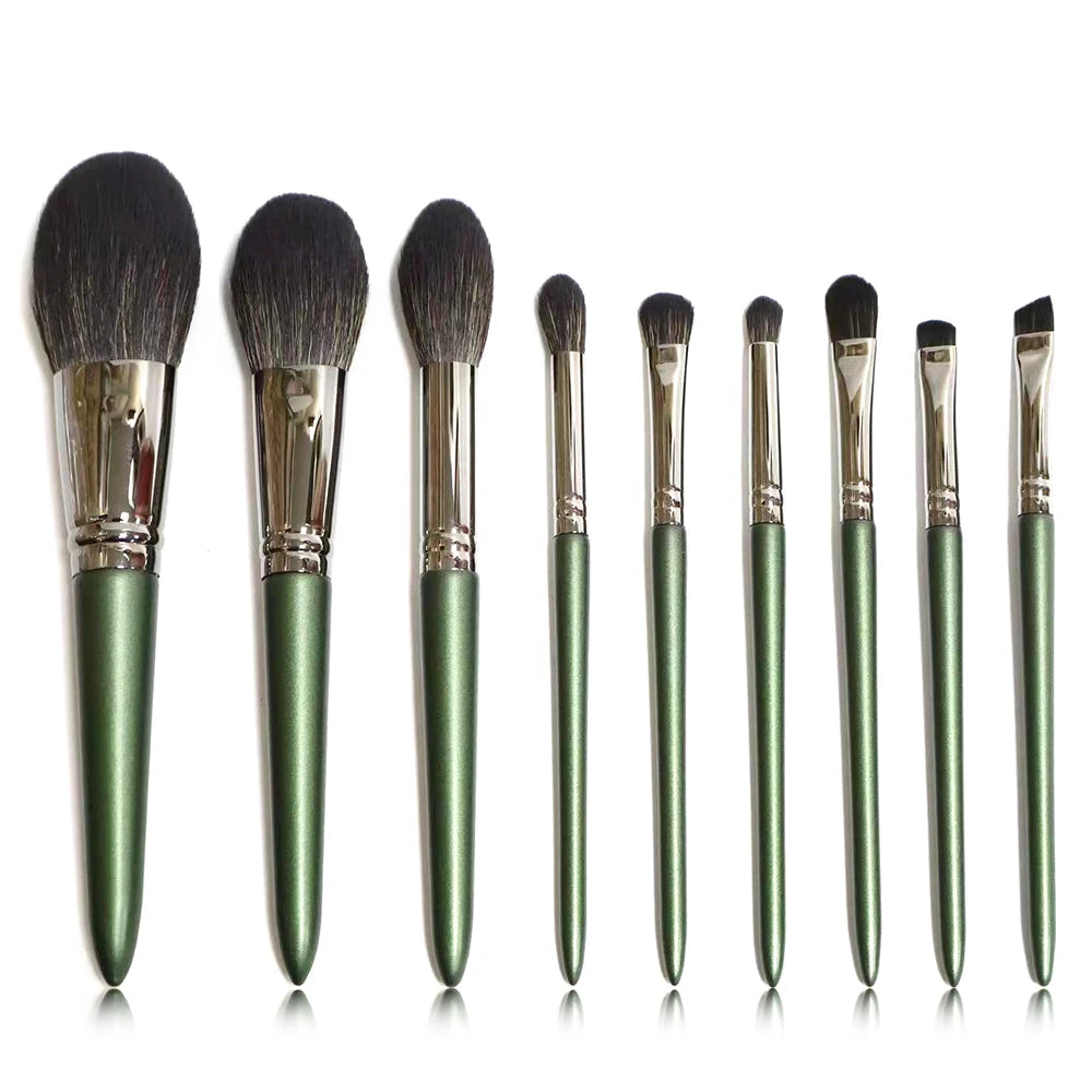 Hypoallergenic Synthetic Bristles – Gentle Blending for Sensitive Skin